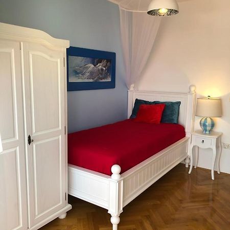 Apartment Betty Malinska Buitenkant foto