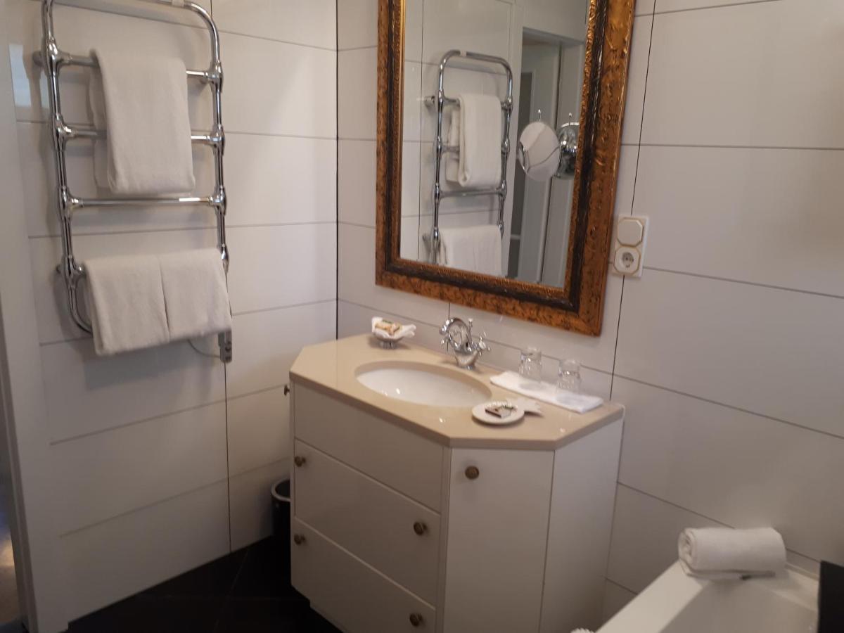 Apartment Betty Malinska Buitenkant foto