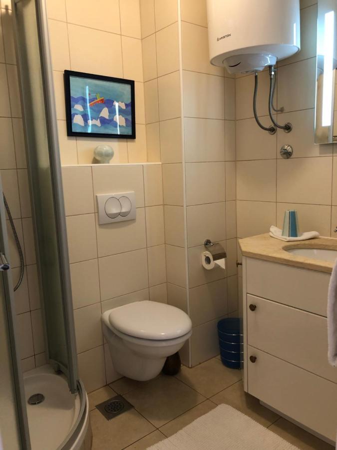 Apartment Betty Malinska Buitenkant foto